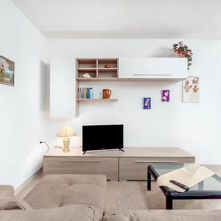 Felix Apartment